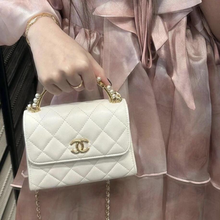 【上品なパール付トップハンドル♪】CHANEL★チェーン クラッチ